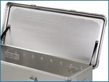 All-round foamed lid seal to aluminium boxes